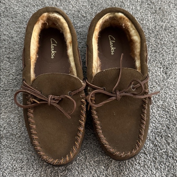 Clarks Dark Brown Moccasin Shoes - Picture 2 of 4
